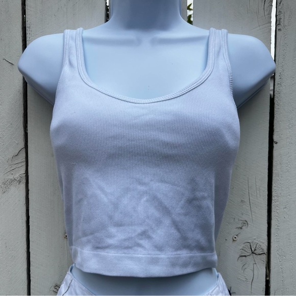 White Ribbed Crop Top - Picture 1 of 1